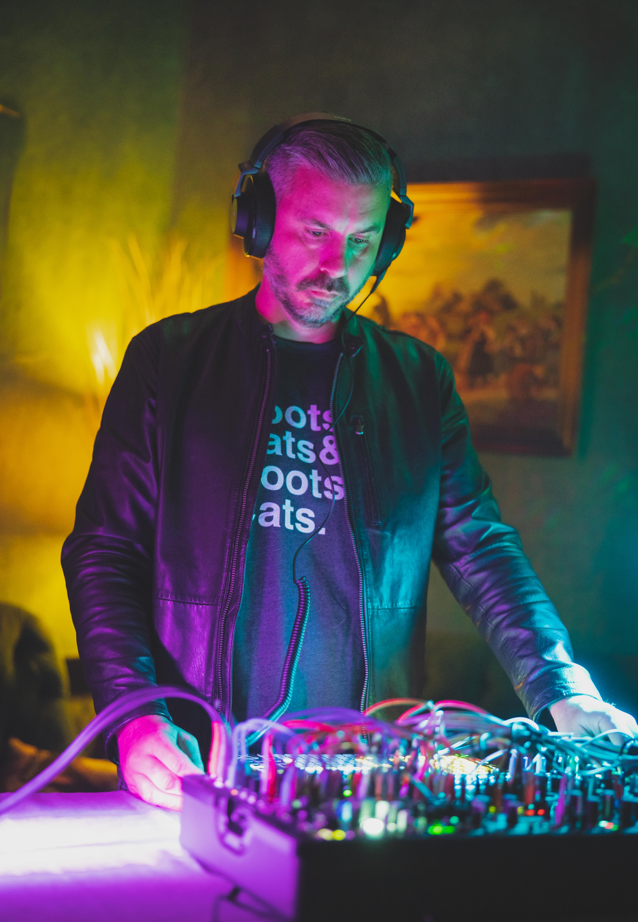 William White on modular — neon lighting